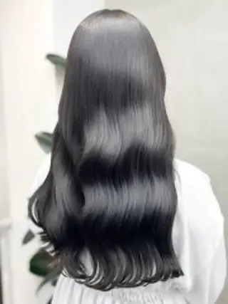 ロング 髪質改善✨/ 透明感カラー🫧のヘアスタイル