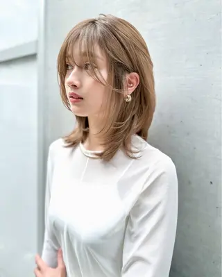 ミディアム カラー 韓国レイヤーカット/ ダブルカラーのヘアスタイル