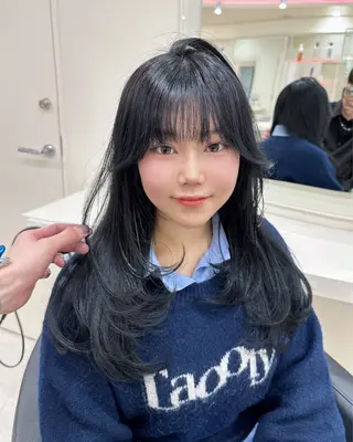ロング カラー ヘアアレンジ 🌈艶カラー/ 韓国風レイヤーカットのヘアスタイル