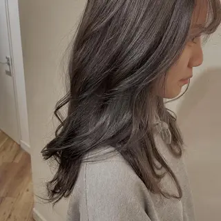 カラー 坂成 一樹のヘアスタイル