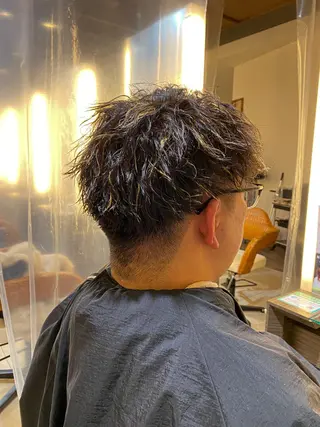 カラー パーマ メンズ スパイラル波巻き パーマ井本汰壱のヘアスタイル