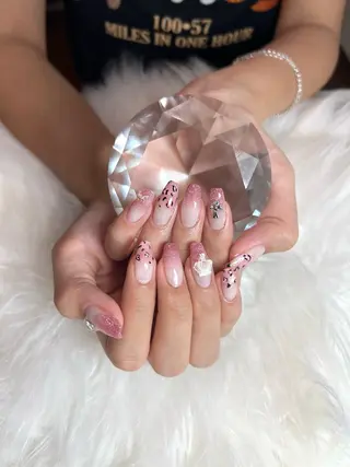 ネイル 井尻 紗菜のネイルデザイン