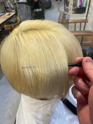 ショート ブリーチ＆縮毛矯正 🧸ともき🧸のヘアスタイル