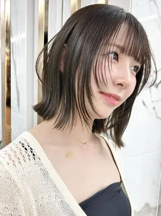 カラー 上田 美尋のヘアスタイル