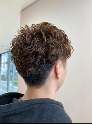 ミディアム パーマ メンズ 小島 健太郎のヘアスタイル