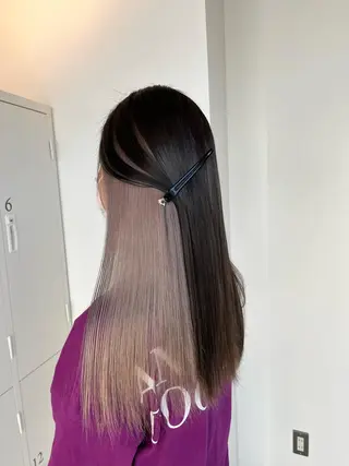 ロング karin💋海外 バタフライカットのヘアスタイル