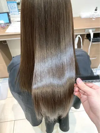 ロング 川端 芽衣のヘアスタイル
