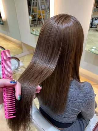 ロング 最高の髪質改善🩵 艶カラー 惠美のヘアスタイル