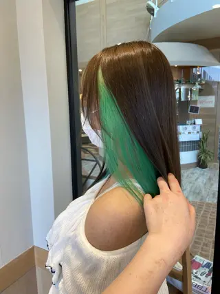 ロング 津田 七美希のヘアスタイル