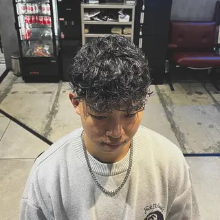 ミディアム パーマ メンズ &CREW スタッフのヘアスタイル