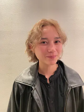 ショート カラー vetica所属・フジヤ サイタのヘアスタイル