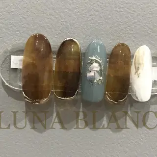 ミディアム nail LUNA BLANCのネイルデザイン