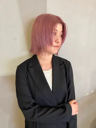 ショート カラー ぱつっとボブ 古家 佑真のヘアスタイル