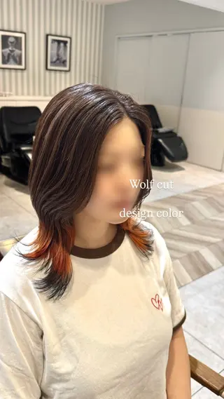 ミディアム カラー RIN🍎ウルフカッ ト/デザインカラーのヘアスタイル