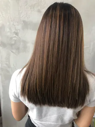 セミロング カラー TOMO GEEKS代表のヘアスタイル