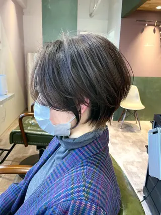 ショート esse大阪茶屋町店所属・レイヤーカット 新井田陽寿のヘアスタイル