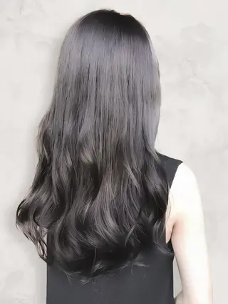 カラー ロング 永岡 はるのヘアスタイル
