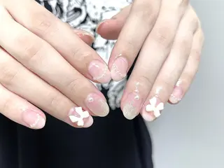 ネイル Shis_🦄shi 韓国風キラキラネイルのネイルデザイン