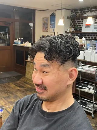 ショート パーマ メンズ EVOGUE BARBER SHOP所属・EVOGUE 森内 秀有 メンズパーマのエステ・リラクイメージ