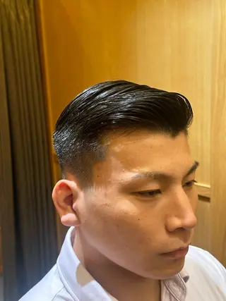 ショート メンズ ヒロ銀座 東京駅八重洲店所属・【メンズ専門】🔥 カミマンのヘアスタイル