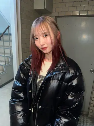 セミロング 室屋 鈴音のヘアスタイル