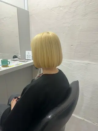 ショート カラー tokute よしかわなお🍒のヘアスタイル