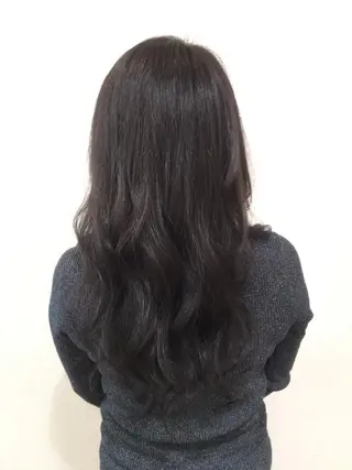 ロング カラー 乳井 悠香のヘアスタイル