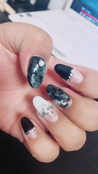 ネイル 石谷 詩織のネイルデザイン