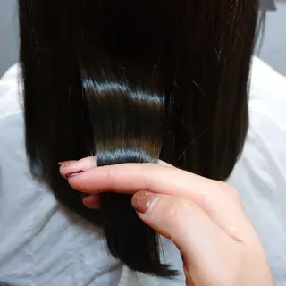セミロング カラー youres  hair  髪質改善トリートメント&ヘッドスパ新宿三丁目店所属・髪質改善 芝井千晶のヘアスタイル
