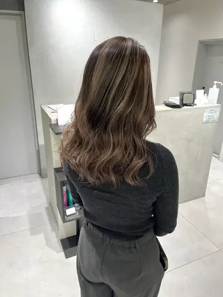 ロング カラー ケアブリーチ 若杉圭大のヘアスタイル