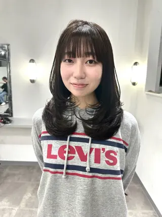セミロング 篠崎 佑季のヘアスタイル