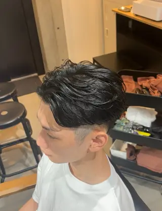 パーマ メンズ 心斎橋シャドウパーマ メンズウルフ高森蓮のヘアスタイル