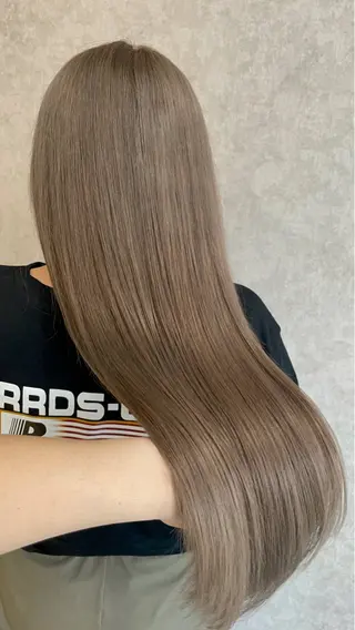 ロング カラー Taku /ケアハイトーンのヘアスタイル