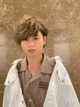 カラー シノダ タイシュウのヘアスタイル