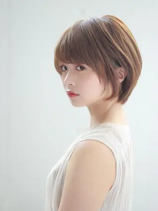 ショート ケイト🌙 ブリーチカラーのヘアスタイル