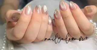 ネイル nailsalon vi+新人LiLiのネイルデザイン
