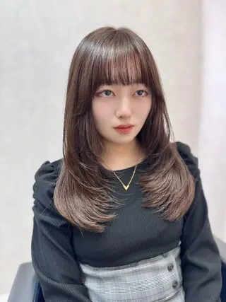 ミディアム カラー レイヤーカット 韓国🇰🇷EMIのヘアスタイル