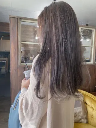 ロング 艶カラー🫧 MOMOYOのヘアスタイル