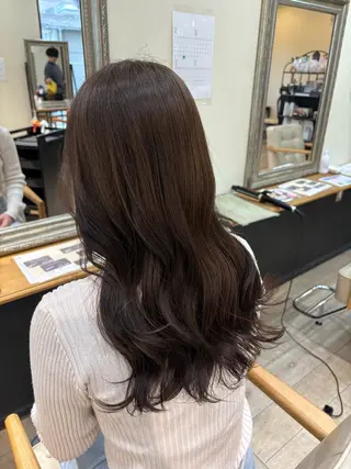 カラー しおり🍬 KOKORO🤍のヘアスタイル