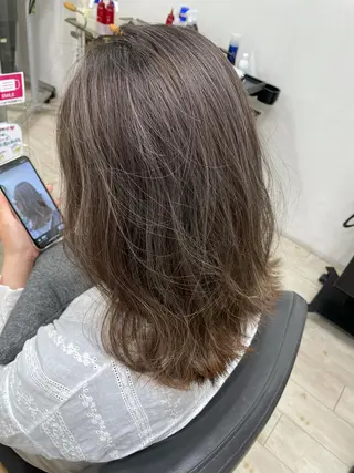 ミディアム 心斎橋/海外レイヤー 募集中三好玲奈のヘアスタイル