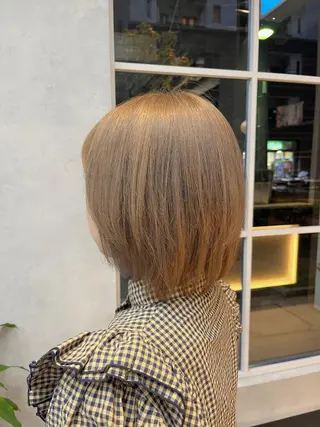 ショート カラー 🦩レイヤー|透明感 カラー🦩makoのヘアスタイル