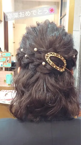 ミディアム ヘアアレンジ ツイスパ・波巻き 🩵片平和香奈のヘアスタイル