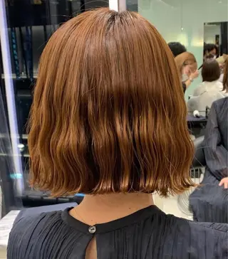 ミディアム 波巻きウェーブ 韓国風パーマ 纐纈のヘアスタイル