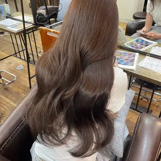 ロング カラー 清水 こなねのヘアスタイル