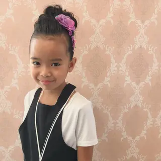 ミディアム ヘアアレンジ graxi'    グラシー所属・ブリーチ/ハイトーン SERINAのヘアスタイル