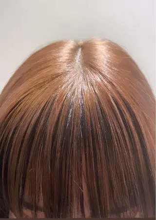 ミディアム AHNKISM所属・トレンドレイヤー/ 透明感カラーのヘアスタイル