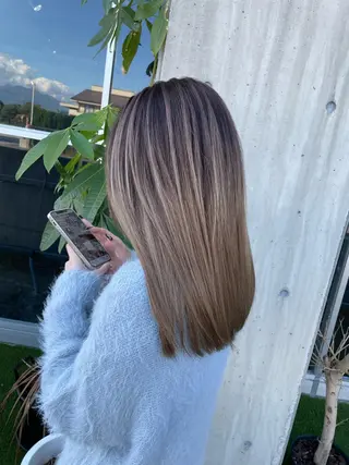 カラー REGOLITH （レゴリス）所属・山田隆成/韓国カット バレ、ハイライト得意のヘアスタイル