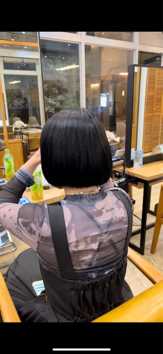 ショート カラー 岡野 豪のヘアスタイル