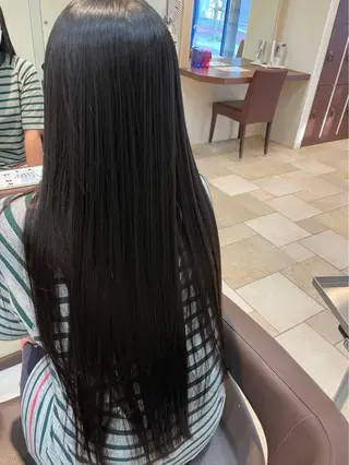 ロング 山本 麻都理のヘアスタイル