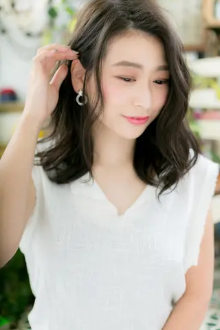 ミディアム カラー 小顔カット得意🌟 岩渕麻由のヘアスタイル